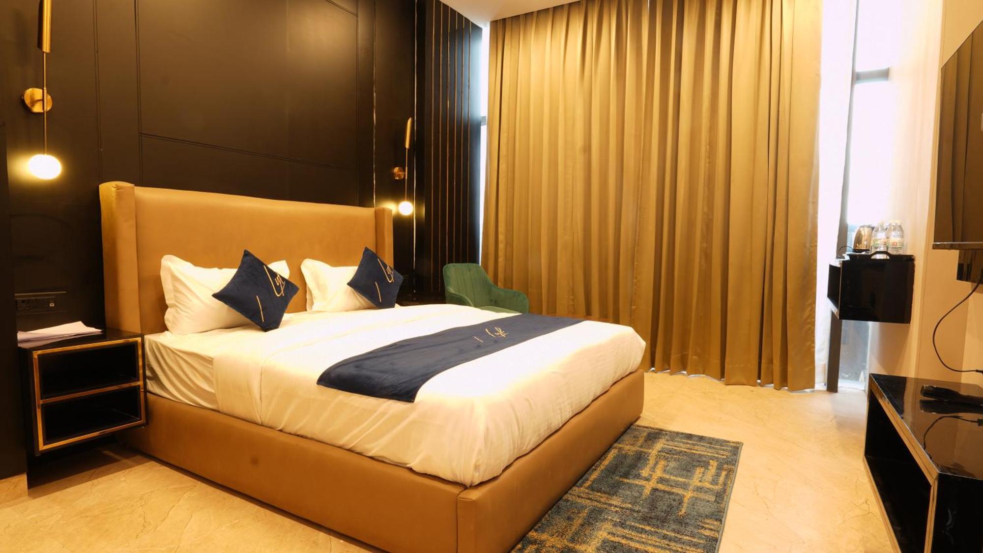 Aquila Grand Suites - Noida Sector 136 Exterior photo